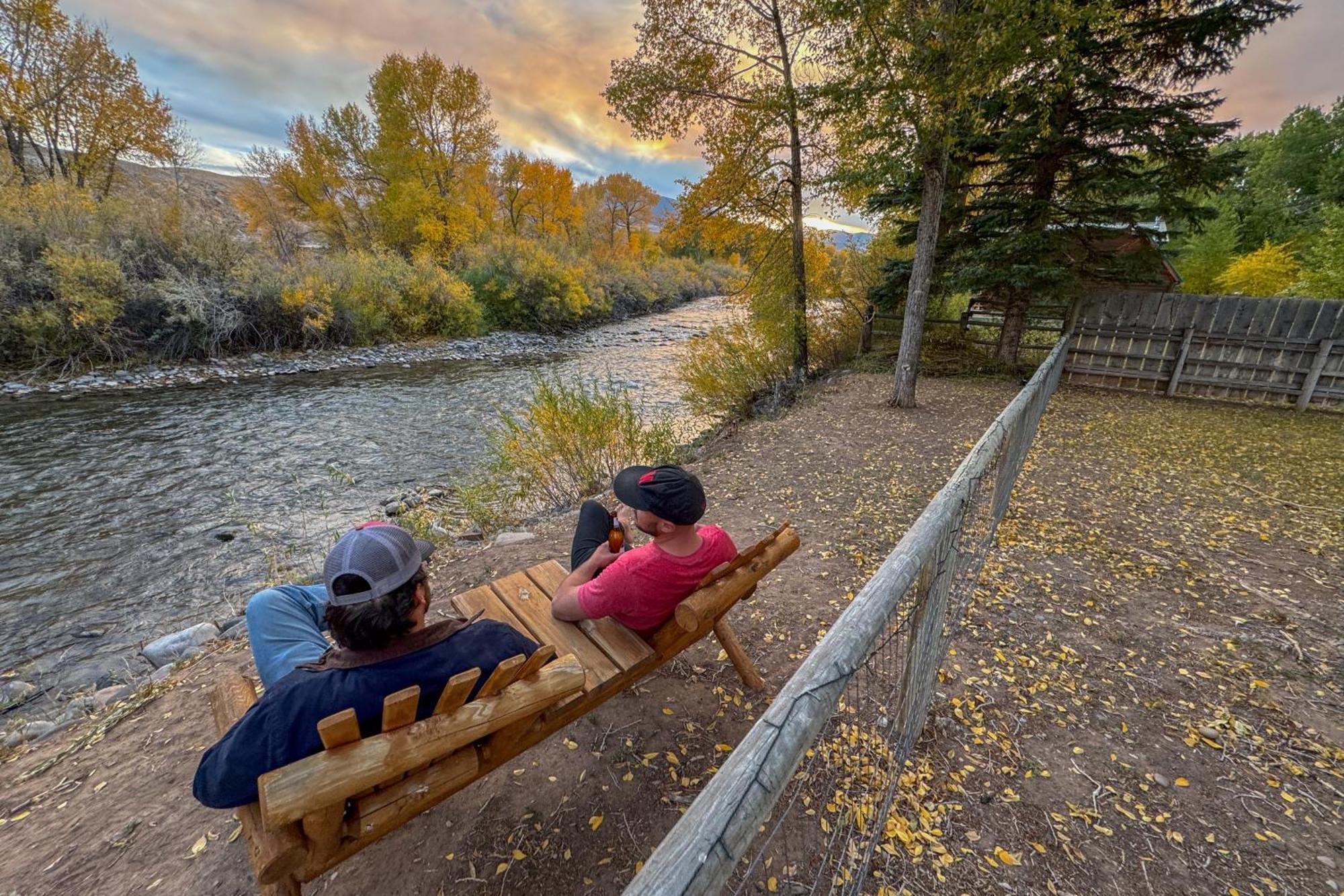 Chinook Winds Lodge Дубойс Экстерьер фото