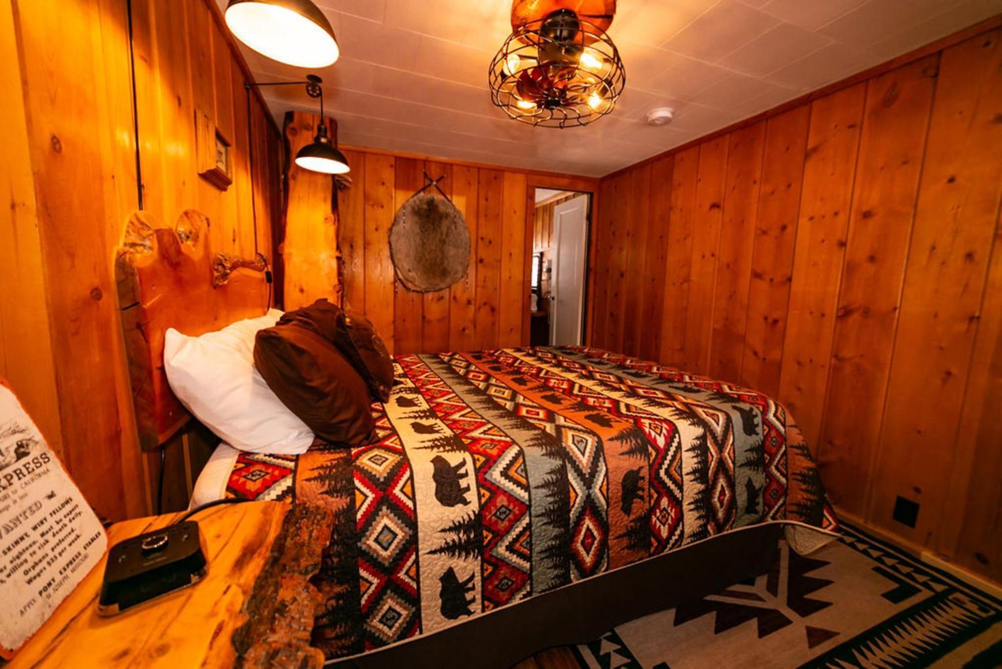 Chinook Winds Lodge Дубойс Экстерьер фото